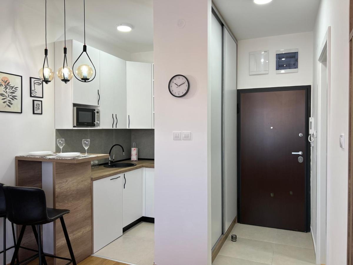 Charlie Private Parking Apartment