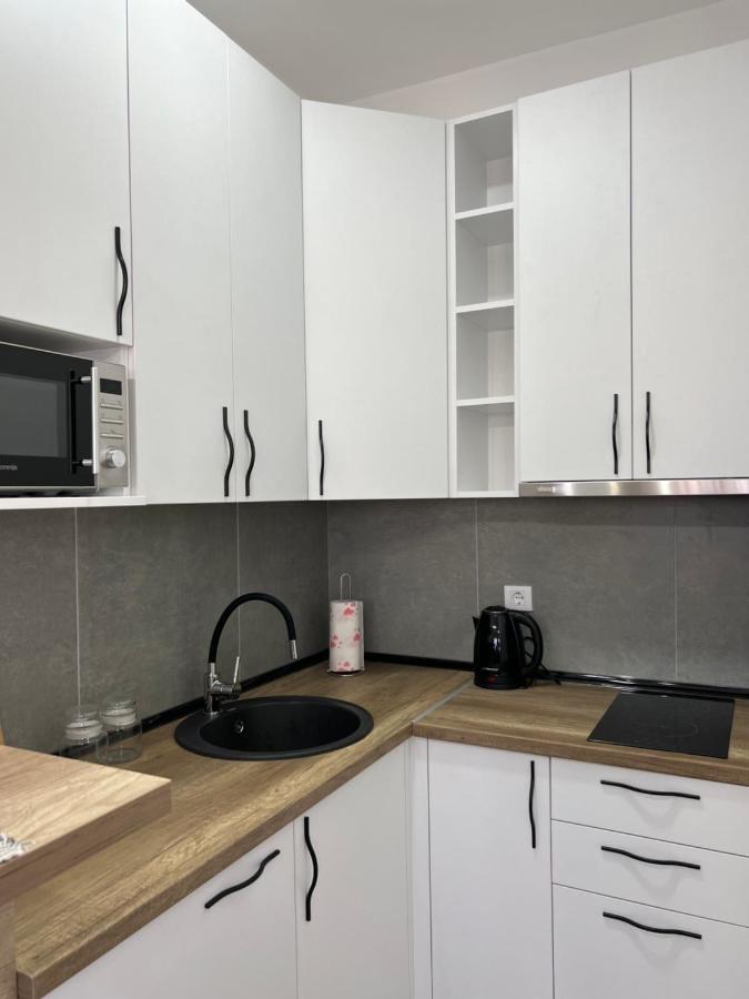 Charlie Private Parking Apartment Novi Sad