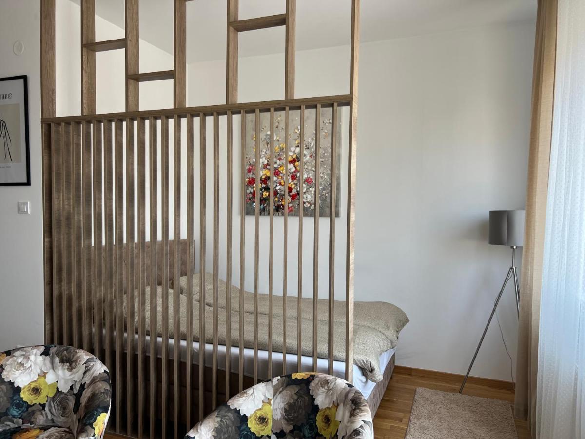 Charlie Private Parking Apartment *